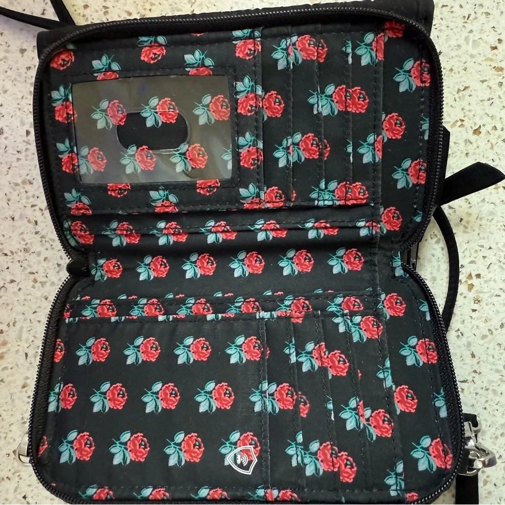 Vera Bradley Black Quilted Crossbody Bag - Picture 6 of 8